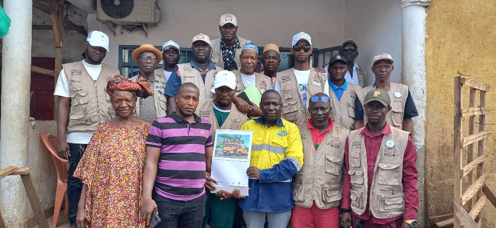 Remise officielle de la boîte à image à Coyah